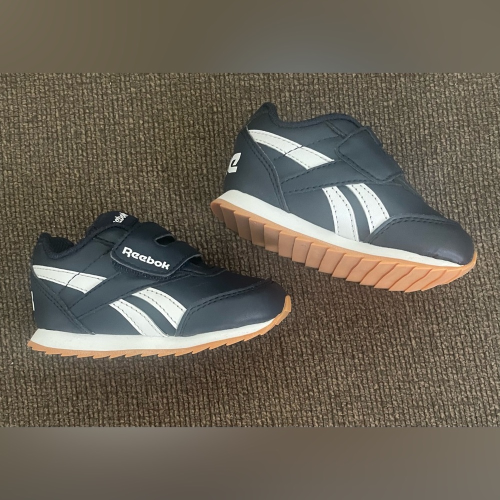 Infant Boys Reebok Sneakers Size 5 ~ Navy Blue & White *EXCELLENT CONDITION*